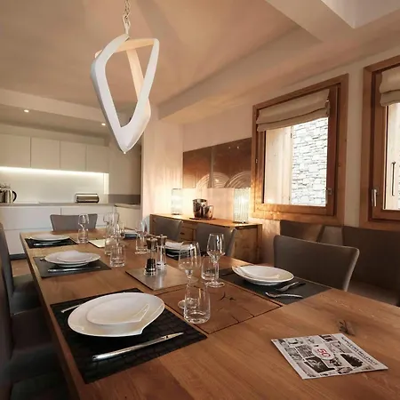 Chalet Au Pied Des Pistes Avec Jacuzzi, Sauna Et Parking - Fr-1-344-721 *