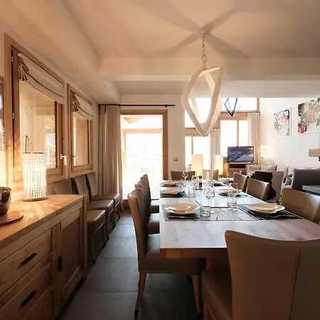 Au Pied Des Pistes Avec Jacuzzi, Sauna Et Parking - Fr-1-344-721